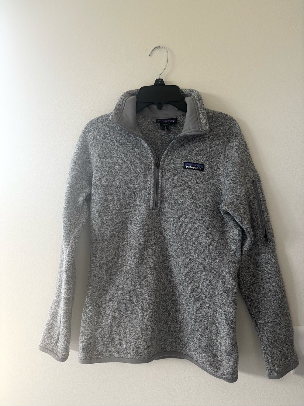 Patagonia Women’s Heather Gray Quarter-Zip Fleece Pullover. Size XS